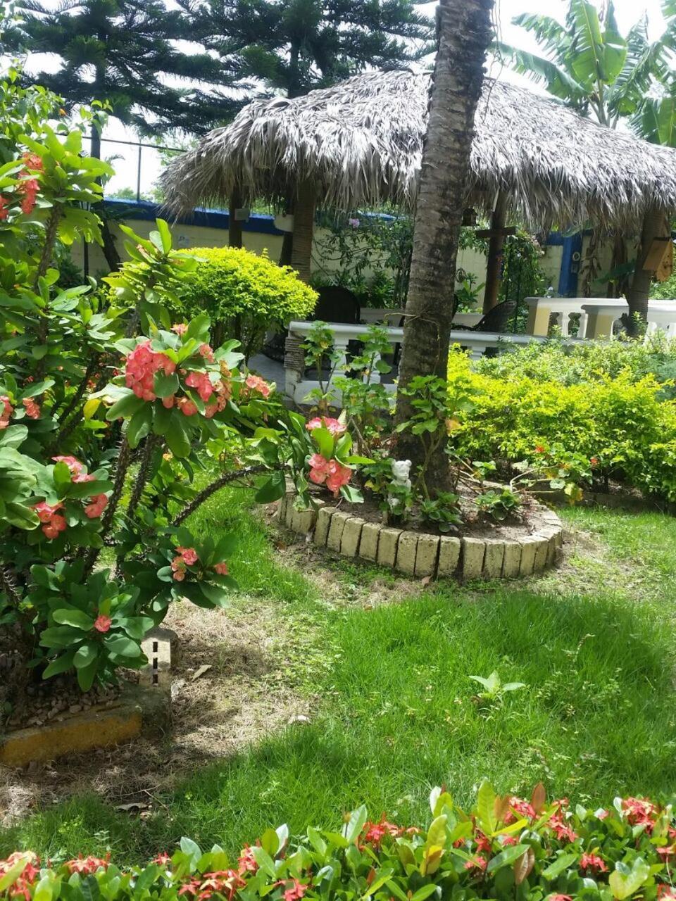 A Pousada Sana El Jardin Secreto Santiago De Los Caballeros Exterior foto